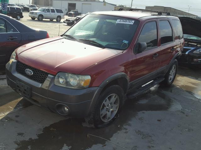 1FMYU03105KB11909 - 2005 FORD ESCAPE XLT MAROON photo 2