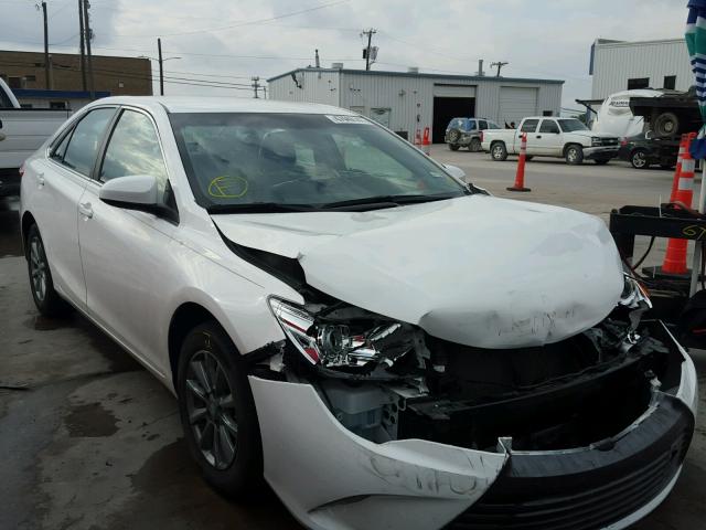 4T4BF1FK9FR514986 - 2015 TOYOTA CAMRY LE WHITE photo 1