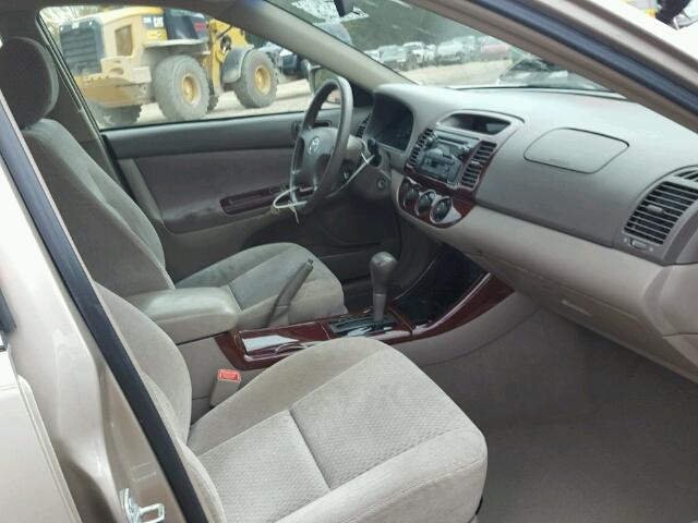 4T1BE32K24U886066 - 2004 TOYOTA CAMRY LE თაფლისფერი ფოტო 5