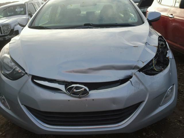 5NPDH4AE1DH195823 - 2013 HYUNDAI ELANTRA GL SILVER photo 9