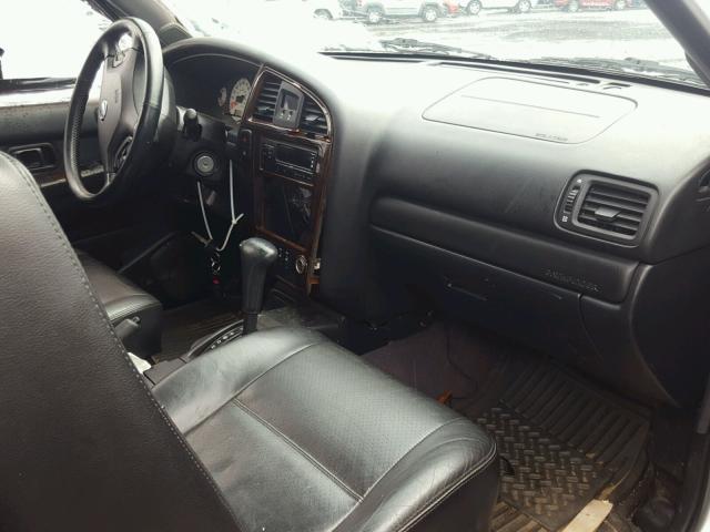 JN8DR09Y72W720495 - 2002 NISSAN PATHFINDER SILVER photo 5