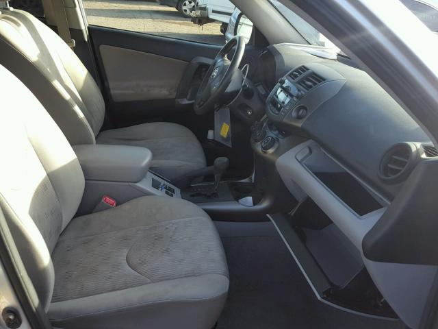 JTMBF4DV9B5046906 - 2011 TOYOTA RAV4 SILVER photo 5