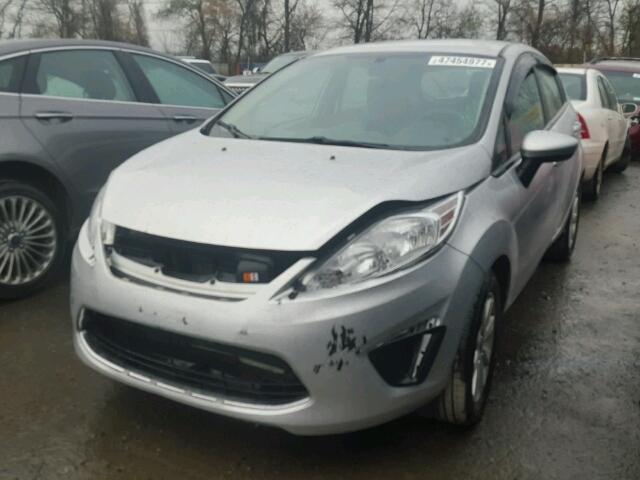 3FADP4EJ0BM215986 - 2011 FORD FIESTA SE SILVER photo 2