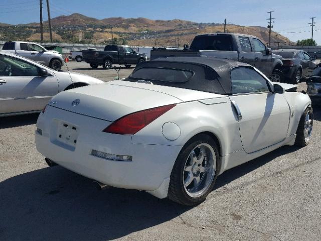 JN1AZ36A15M753082 - 2005 NISSAN 350Z ROADS WHITE photo 4