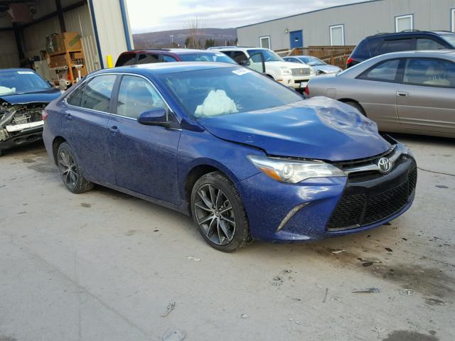 4T1BF1FK6FU882438 - 2015 TOYOTA CAMRY LE BLUE photo 1