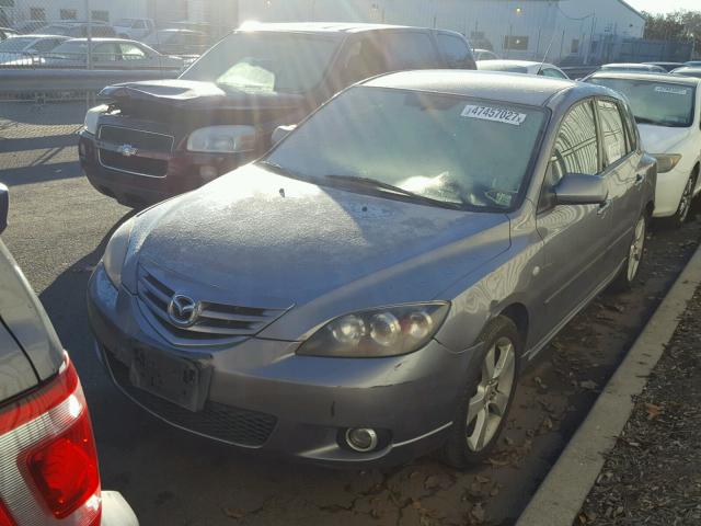 JM1BK143641112993 - 2004 MAZDA 3 HATCHBAC GRAY photo 2