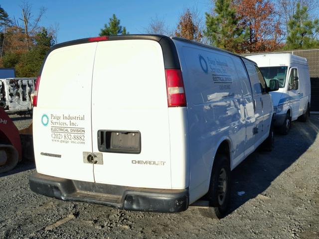 1GCHG39U361123753 - 2006 CHEVROLET EXPRESS G3 WHITE photo 4