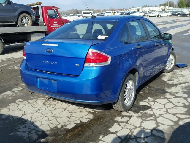 1FAHP3FNXAW203453 - 2010 FORD FOCUS SE BLUE photo 4