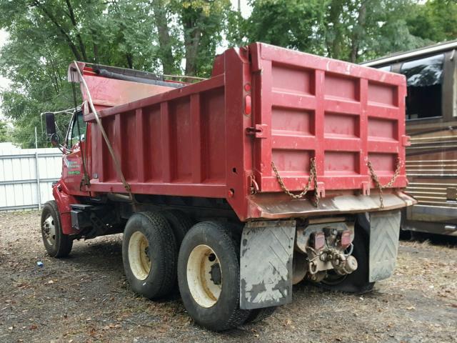 2FZHATBS24AM46177 - 2004 STERLING TRUCK LT 7500 RED photo 3