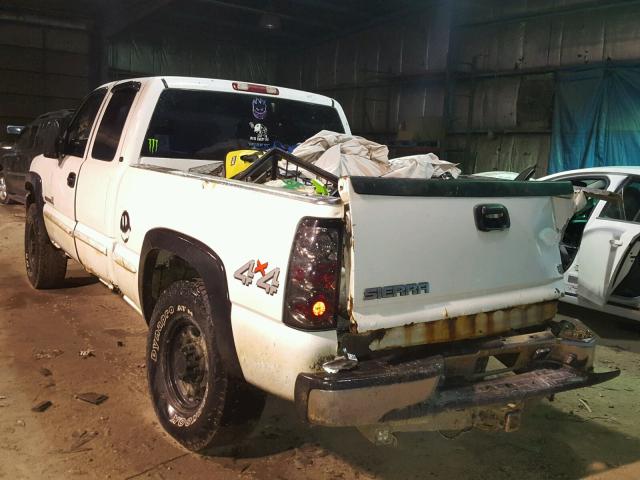 1GTGK29U32Z172743 - 2002 GMC NEW SIERRA WHITE photo 3