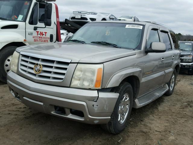 1GYEC63T72R168734 - 2002 CADILLAC ESCALADE L TAN photo 2