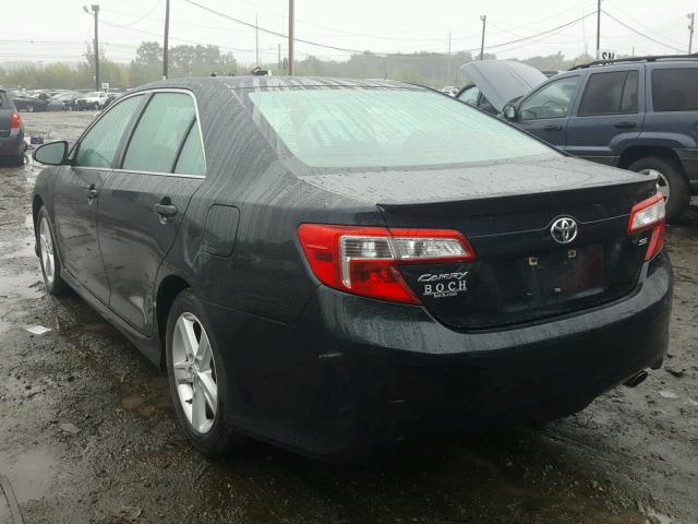 4T1BF1FKXCU138448 - 2012 TOYOTA CAMRY BASE ნაცრისფერი ფოტო 3