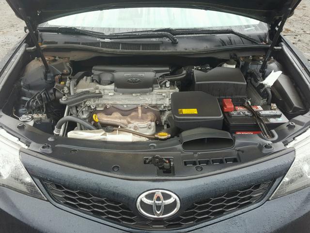 4T1BF1FKXCU138448 - 2012 TOYOTA CAMRY BASE ნაცრისფერი ფოტო 7