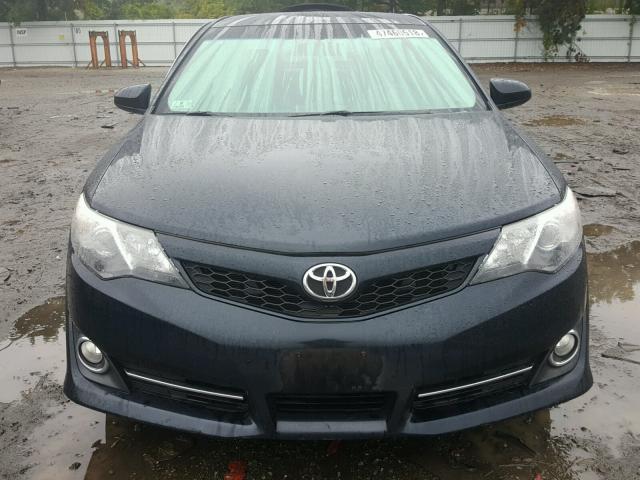 4T1BF1FKXCU138448 - 2012 TOYOTA CAMRY BASE ნაცრისფერი ფოტო 9