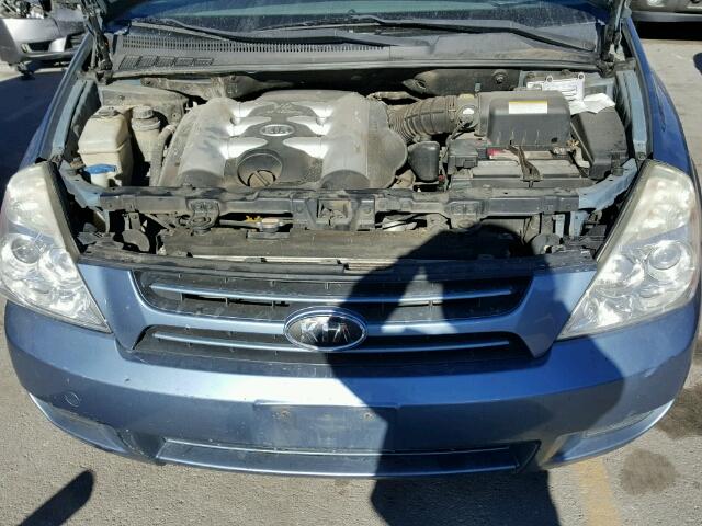 KNDMB233166068715 - 2006 KIA SEDONA EX BLUE photo 7