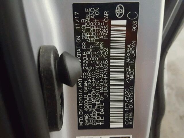 JTDKARFP7H3057952 - 2017 TOYOTA PRIUS PRIM 银色 照片 10