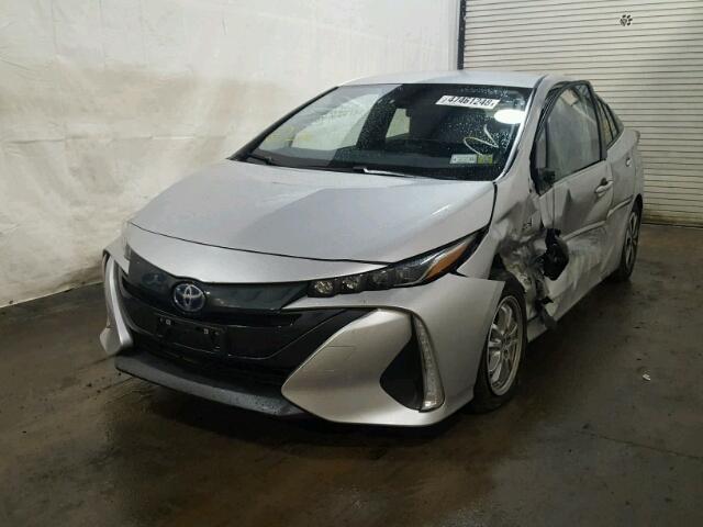 JTDKARFP7H3057952 - 2017 TOYOTA PRIUS PRIM 银色 照片 2