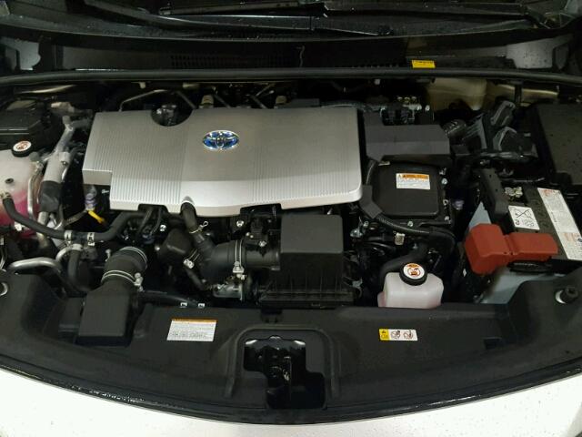 JTDKARFP7H3057952 - 2017 TOYOTA PRIUS PRIM 银色 照片 7