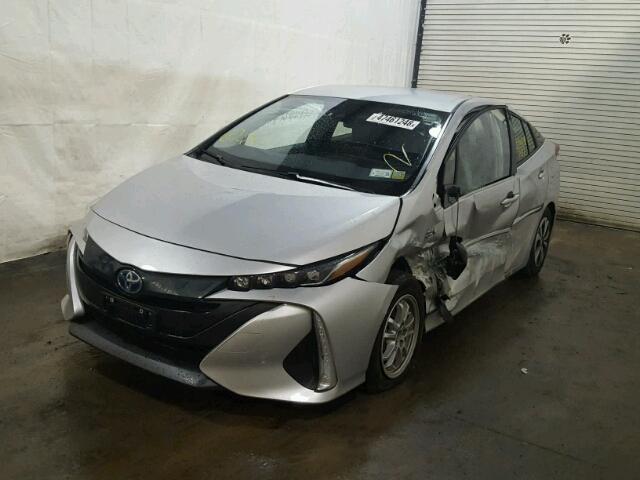 JTDKARFP7H3057952 - 2017 TOYOTA PRIUS PRIM 银色 照片 9