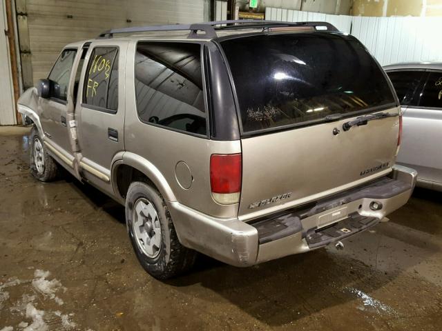 1GNDT13W82K222542 - 2002 CHEVROLET BLAZER SILVER photo 3