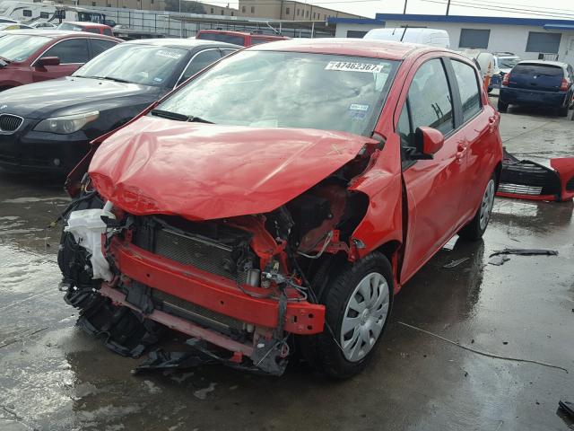 VNKKTUD38FA024357 - 2015 TOYOTA YARIS RED photo 2