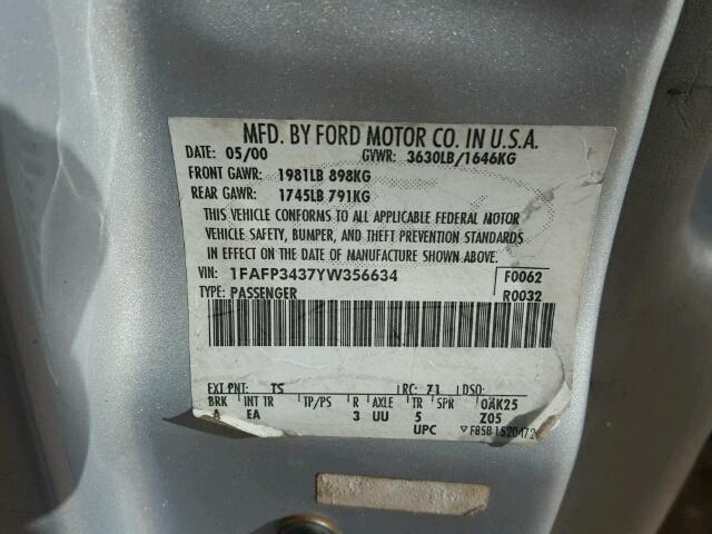 1FAFP3437YW356634 - 2000 FORD FOCUS SE SILVER photo 10