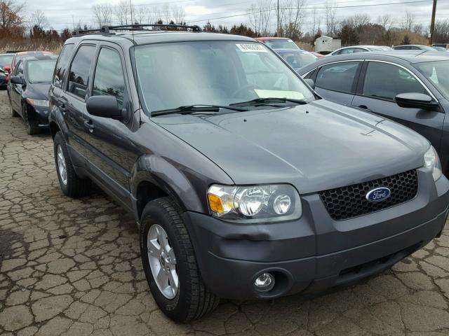 1FMCU93196KA12697 - 2006 FORD ESCAPE XLT GRAY photo 1