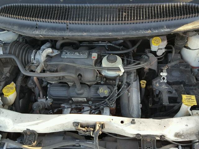 2C4GP54L15R470708 - 2005 CHRYSLER TOWN & COU WHITE photo 7