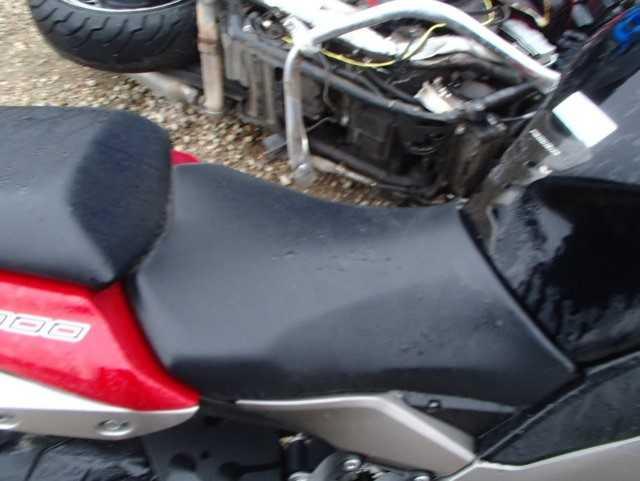 JKAZXCG19BA001870 - 2011 KAWASAKI ZX1000 G RED photo 5