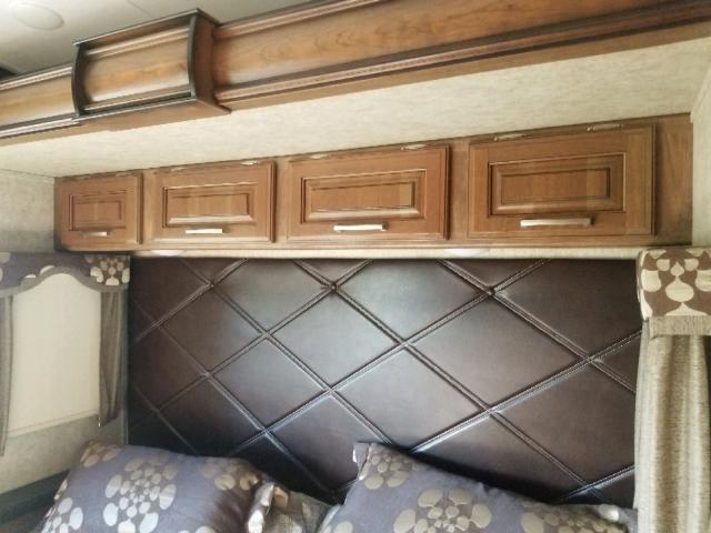 4YDF38221H4700142 - 2017 KEYSTONE MONTANA CREAM photo 5