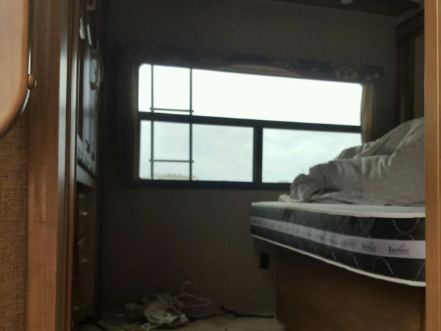 4YDF38221H4700142 - 2017 KEYSTONE MONTANA CREAM photo 6