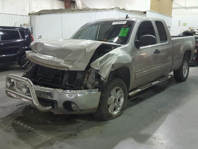 1GTEK19J08Z166107 - 2008 GMC SIERRA K15 SILVER photo 2