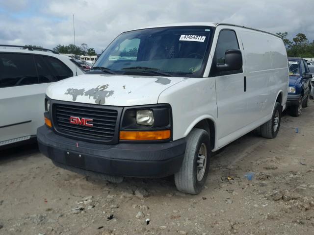 1GTGG25C881100359 - 2008 GMC SAVANA G25 WHITE photo 2