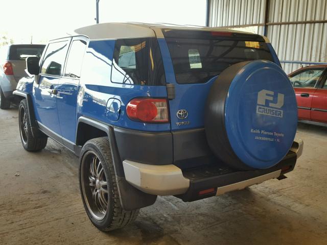 JTEZU11F570002773 - 2007 TOYOTA FJ CRUISER BLUE photo 3