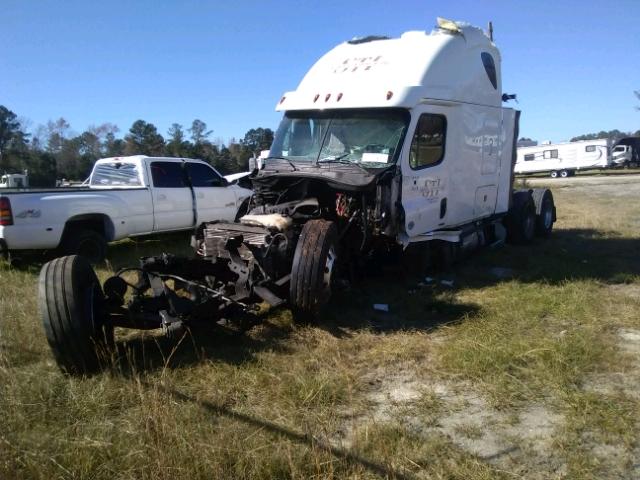 1FUJGLD53GLGX7930 - 2016 FREIGHTLINER CASCADIA 1 WHITE photo 2