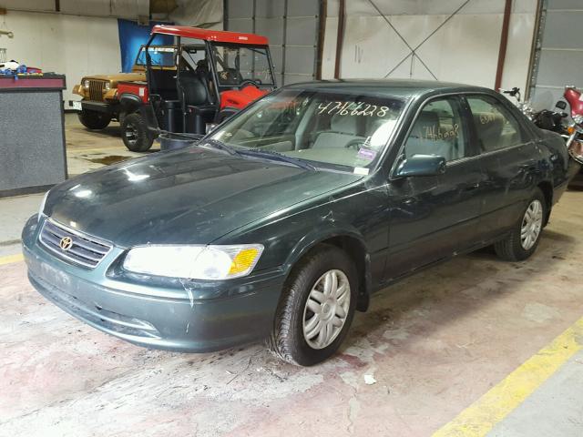 4T1BG22K51U858469 - 2001 TOYOTA CAMRY CE 绿色 照片 2