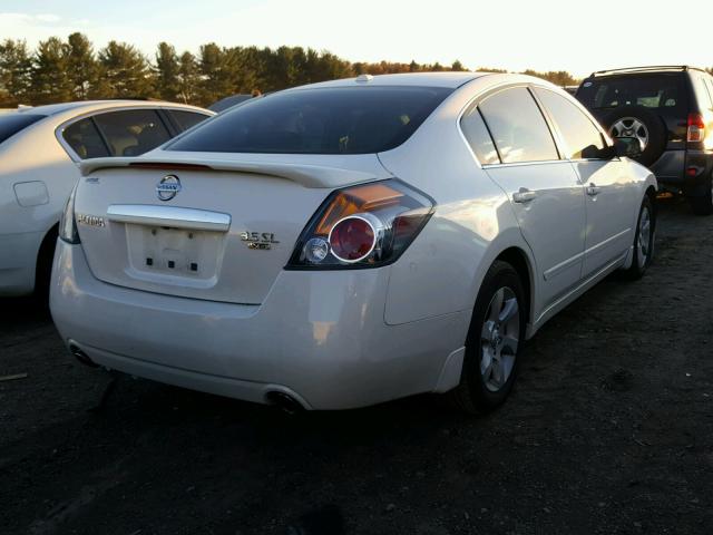 1N4BL21E39C180677 - 2009 NISSAN ALTIMA 3.5 WHITE photo 4