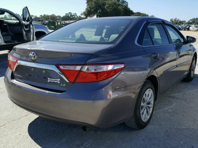 4T4BF1FK3GR539867 - 2016 TOYOTA CAMRY LE 灰色 照片 4