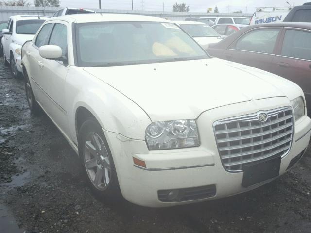 2C3KA53G37H731172 - 2007 CHRYSLER 300 TOURIN WHITE photo 1