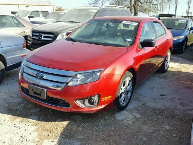 3FAHP0HA5CR420598 - 2012 FORD FUSION SE RED photo 2