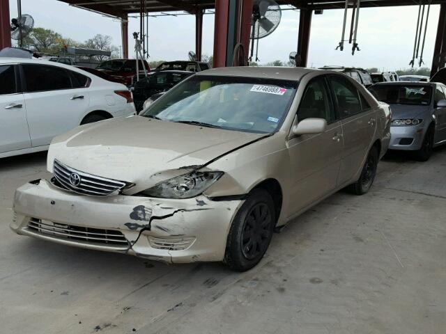 4T1BE32K85U081173 - 2005 TOYOTA CAMRY LE GOLD photo 2