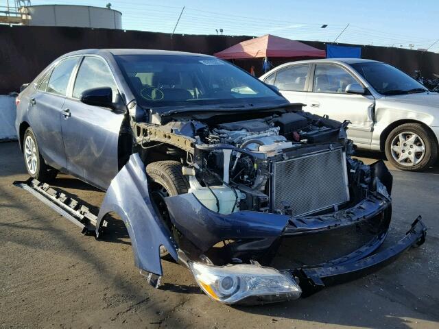 4T4BF1FK0FR508011 - 2015 TOYOTA CAMRY LE BLUE photo 1