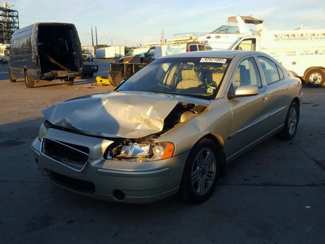 YV1RS612252478379 - 2005 VOLVO S60 SILVER photo 2