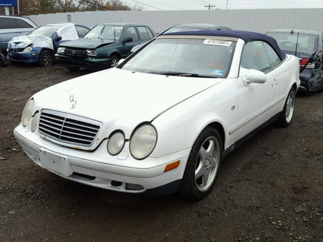 WDBLK65G2XT006390 - 1999 MERCEDES-BENZ CLK 320 WHITE photo 2