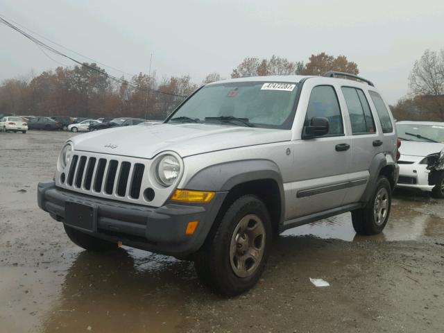 1J4GL48K27W578010 - 2007 JEEP LIBERTY SP SILVER photo 2