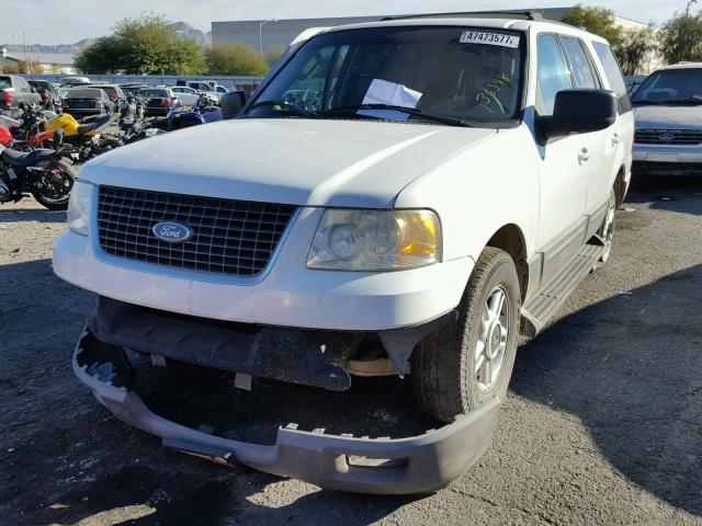 1FMRU15W63LA28074 - 2003 FORD EXPEDITION WHITE photo 2