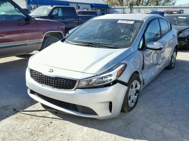 3KPFK4A79HE045853 - 2017 KIA FORTE LX SILVER photo 2