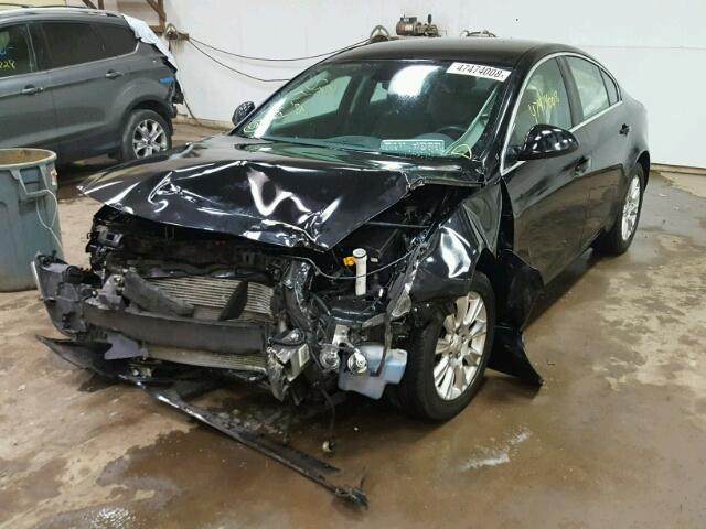 2G4GR5ERXC9127157 - 2012 BUICK REGAL BLACK photo 2