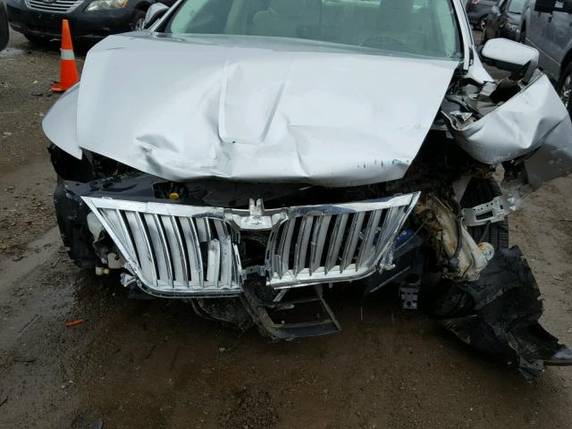 1LNHM93R19G623942 - 2009 LINCOLN MKS SILVER photo 7