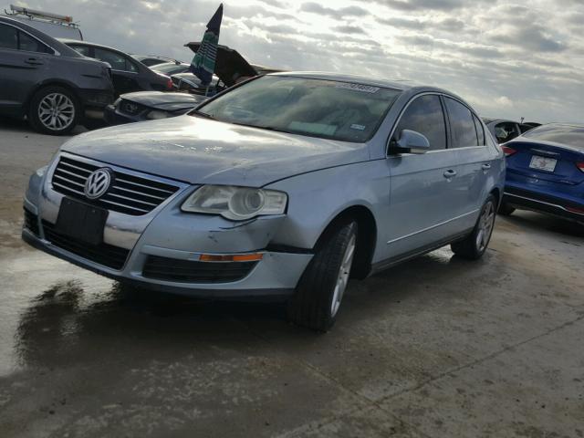 WVWAK73C28E103724 - 2008 VOLKSWAGEN PASSAT KOM BLUE photo 2